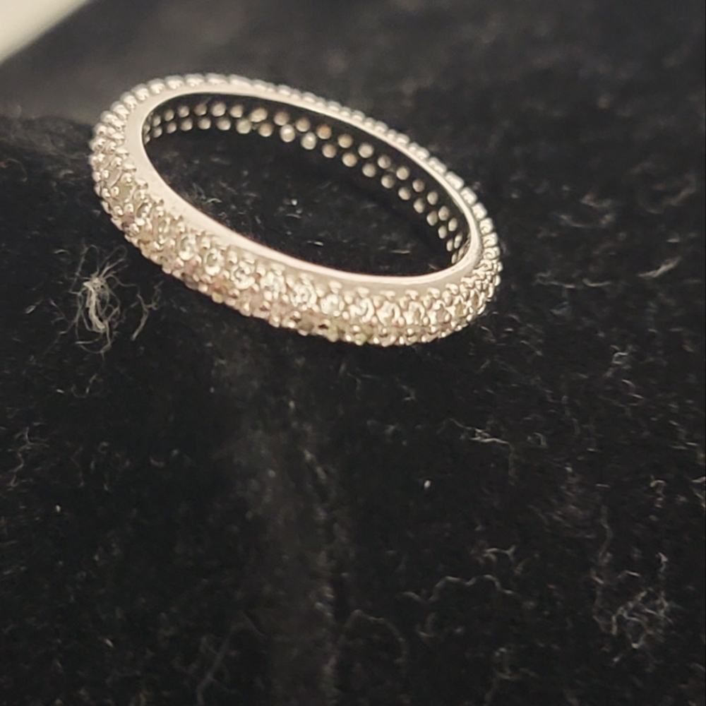 Size 7 crystal band
